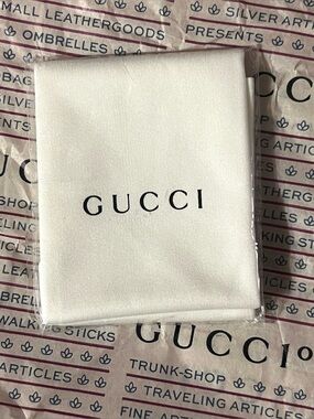 NEW Gucci Sunglasses and Eyeglasses Cleaning Cloth Ivory